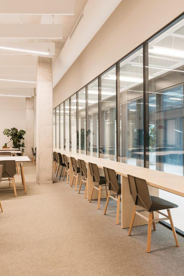 For Students Studying In Barcelona Only - Stunning Spacious Studios And Private Rooms At Pallars Student Accommodation Kültér fotó