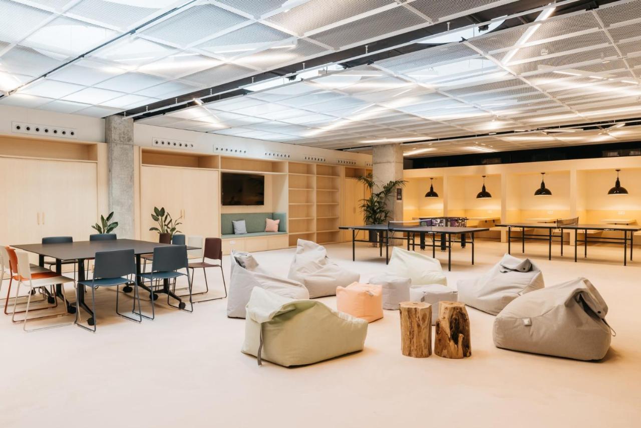 For Students Studying In Barcelona Only - Stunning Spacious Studios And Private Rooms At Pallars Student Accommodation Kültér fotó