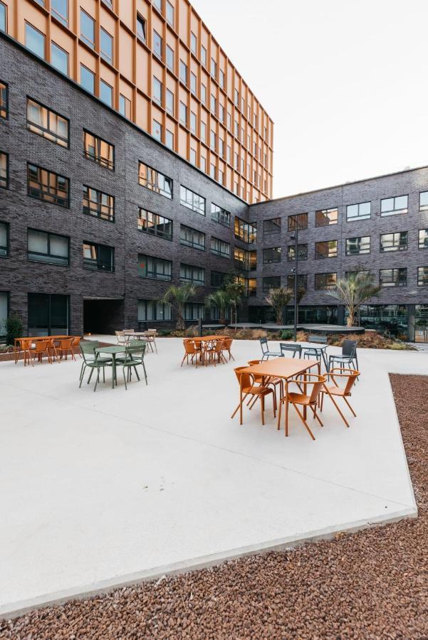 For Students Studying In Barcelona Only - Stunning Spacious Studios And Private Rooms At Pallars Student Accommodation Kültér fotó