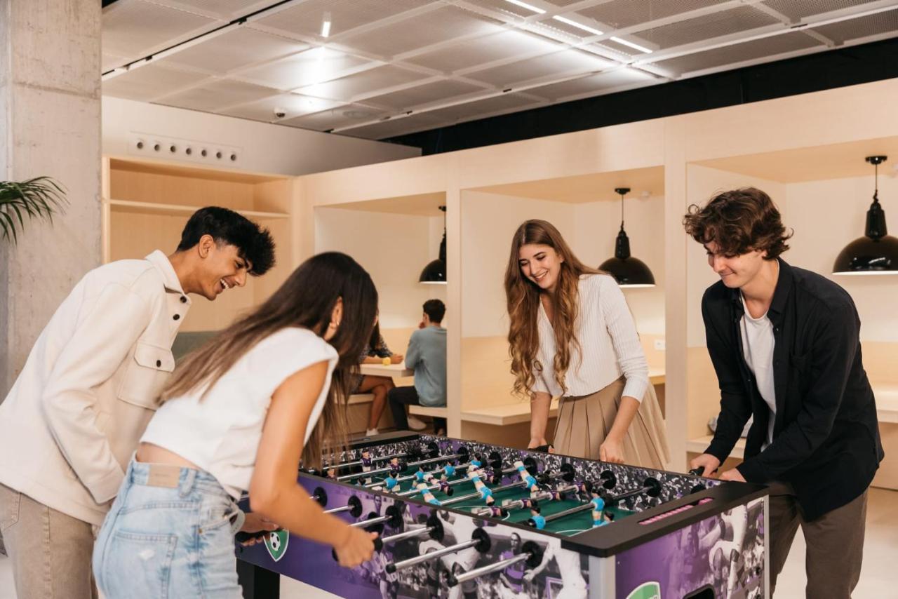 For Students Studying In Barcelona Only - Stunning Spacious Studios And Private Rooms At Pallars Student Accommodation Kültér fotó
