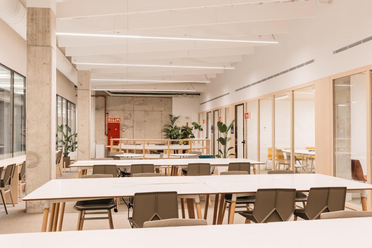 For Students Studying In Barcelona Only - Stunning Spacious Studios And Private Rooms At Pallars Student Accommodation Kültér fotó