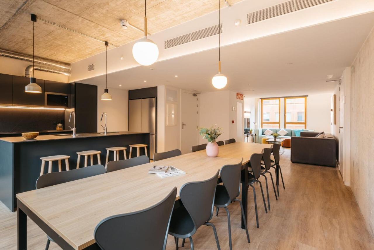 For Students Studying In Barcelona Only - Stunning Spacious Studios And Private Rooms At Pallars Student Accommodation Kültér fotó