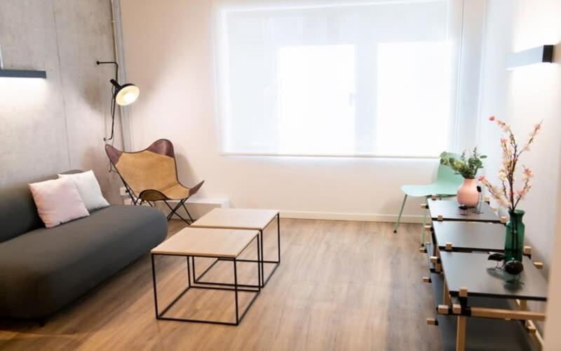 For Students Studying In Barcelona Only - Stunning Spacious Studios And Private Rooms At Pallars Student Accommodation Kültér fotó