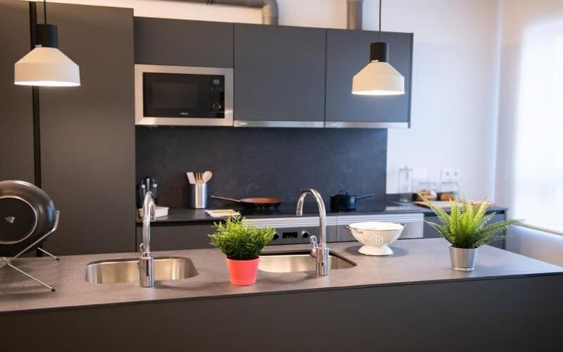 For Students Studying In Barcelona Only - Stunning Spacious Studios And Private Rooms At Pallars Student Accommodation Kültér fotó